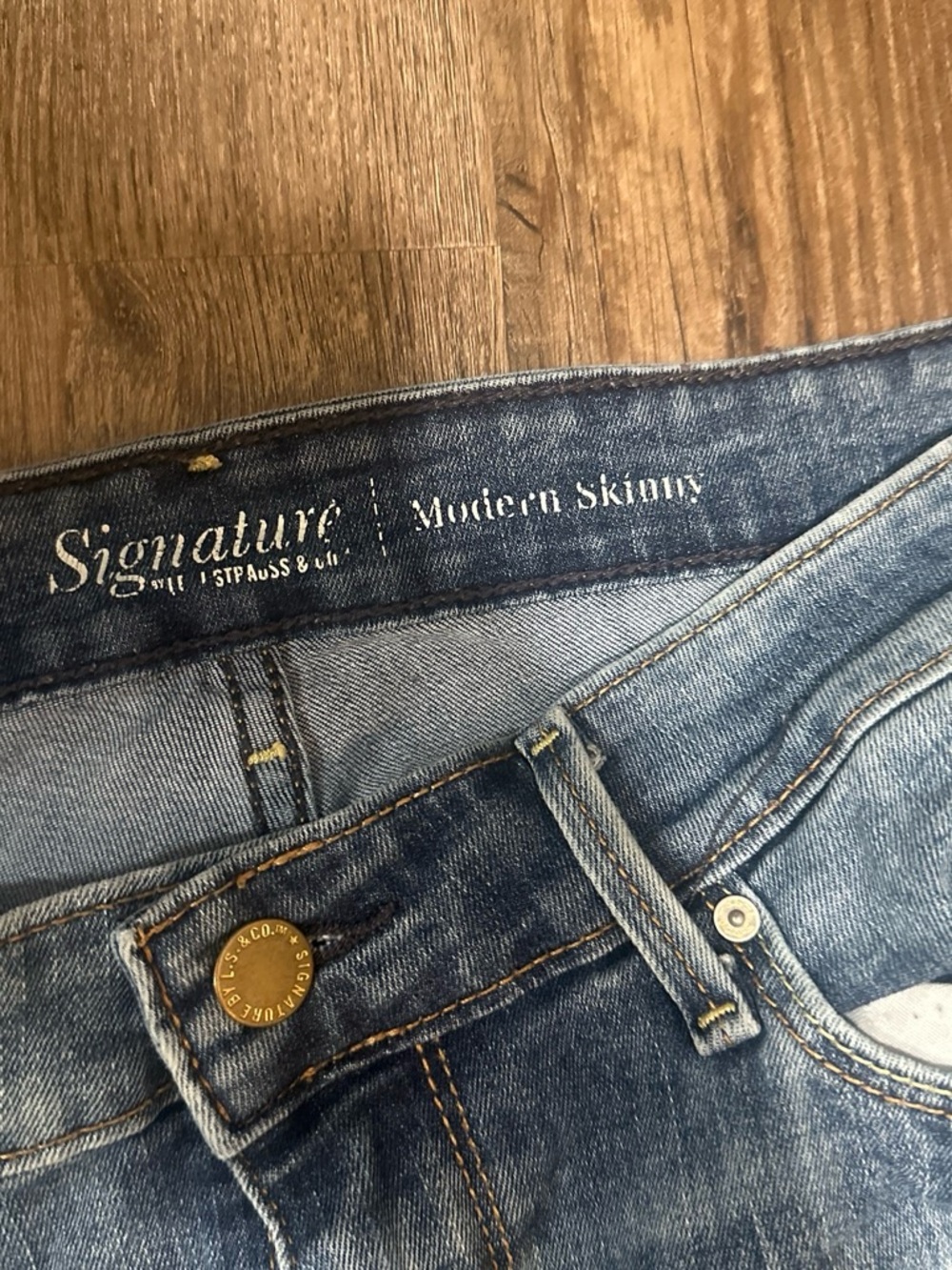 Signature Modern Skinny Jeans in Light Blue Wash
